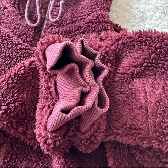 Lululemon Textured Fleece 1/2 Half Zip Hoodie Pullover Red Merlot W3FLRS Size 10 - Picture 11 of 15
